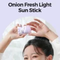 ISNTREE Onion Fresh Light Sun Stick3